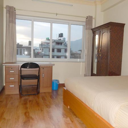 Shine Homestay Famille Francophone - Shine Home And Apartment 카트만두 외부 사진