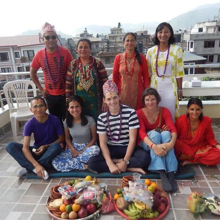 Shine Homestay Famille Francophone - Shine Home And Apartment 카트만두 외부 사진