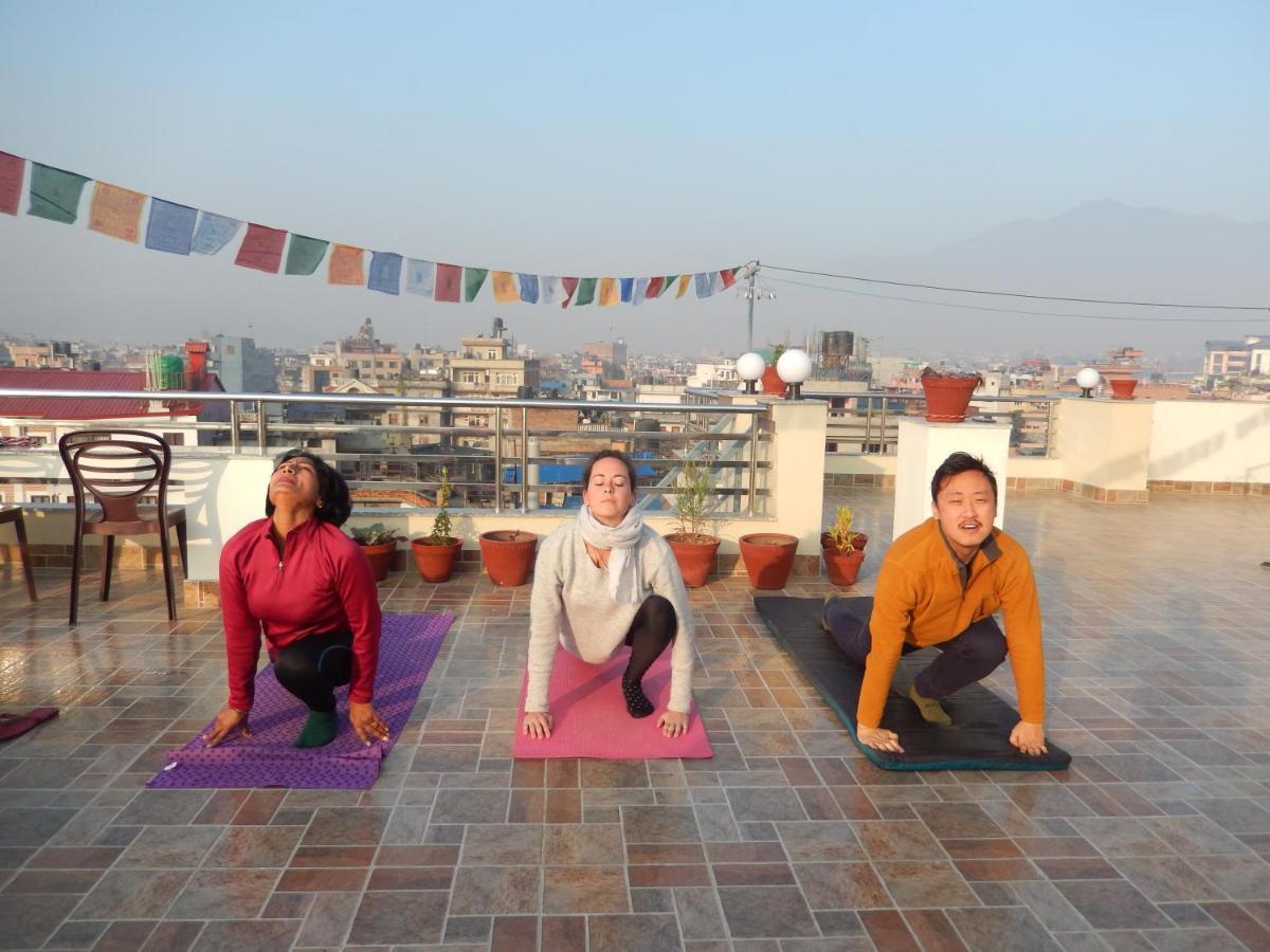 Shine Homestay Famille Francophone - Shine Home And Apartment 카트만두 외부 사진