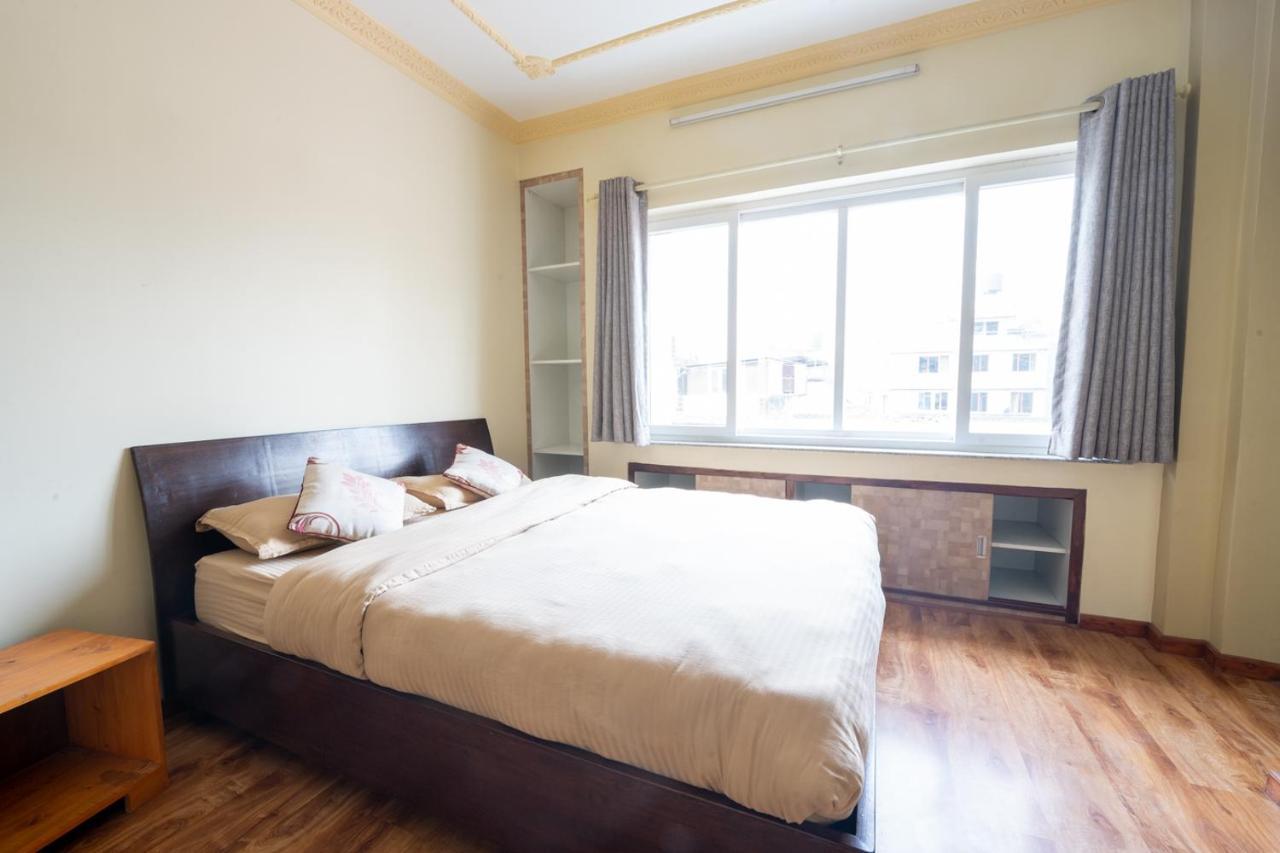 Shine Homestay Famille Francophone - Shine Home And Apartment 카트만두 외부 사진