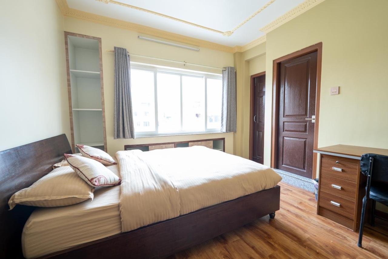 Shine Homestay Famille Francophone - Shine Home And Apartment 카트만두 외부 사진