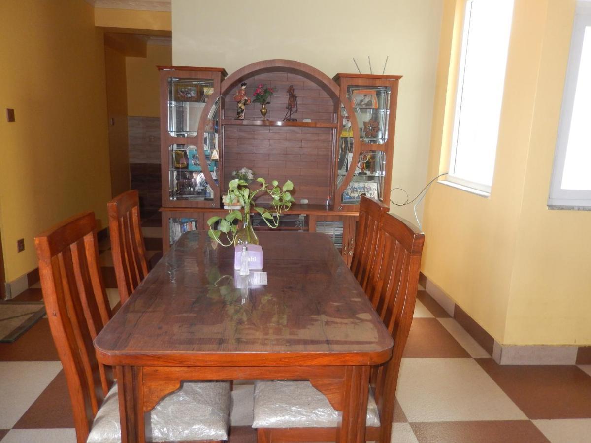 Shine Homestay Famille Francophone - Shine Home And Apartment 카트만두 외부 사진