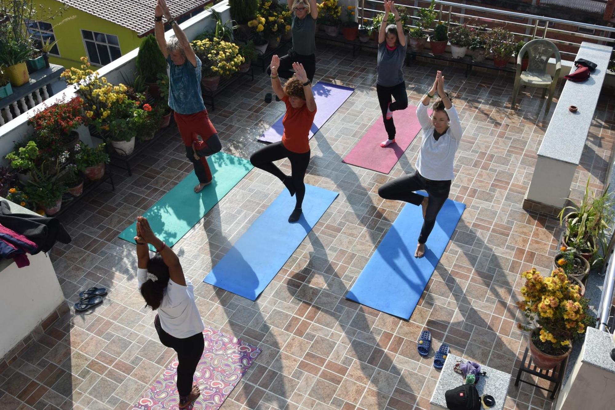 Shine Homestay Famille Francophone - Shine Home And Apartment 카트만두 외부 사진