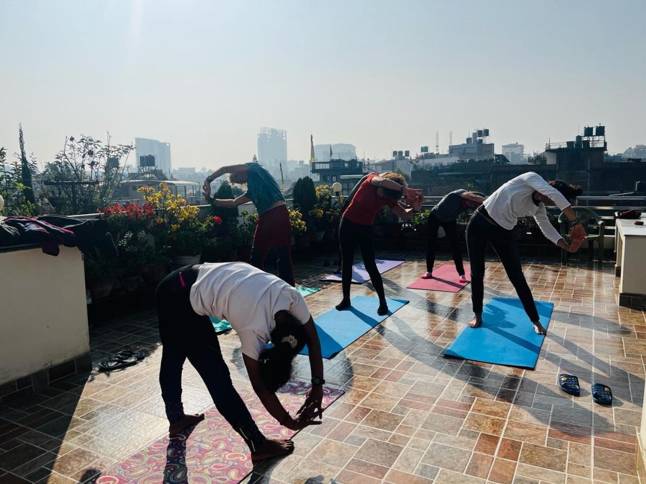 Shine Homestay Famille Francophone - Shine Home And Apartment 카트만두 외부 사진