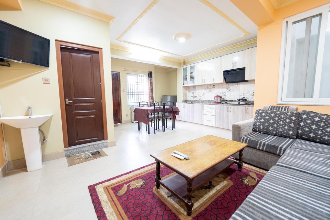 Shine Homestay Famille Francophone - Shine Home And Apartment 카트만두 외부 사진