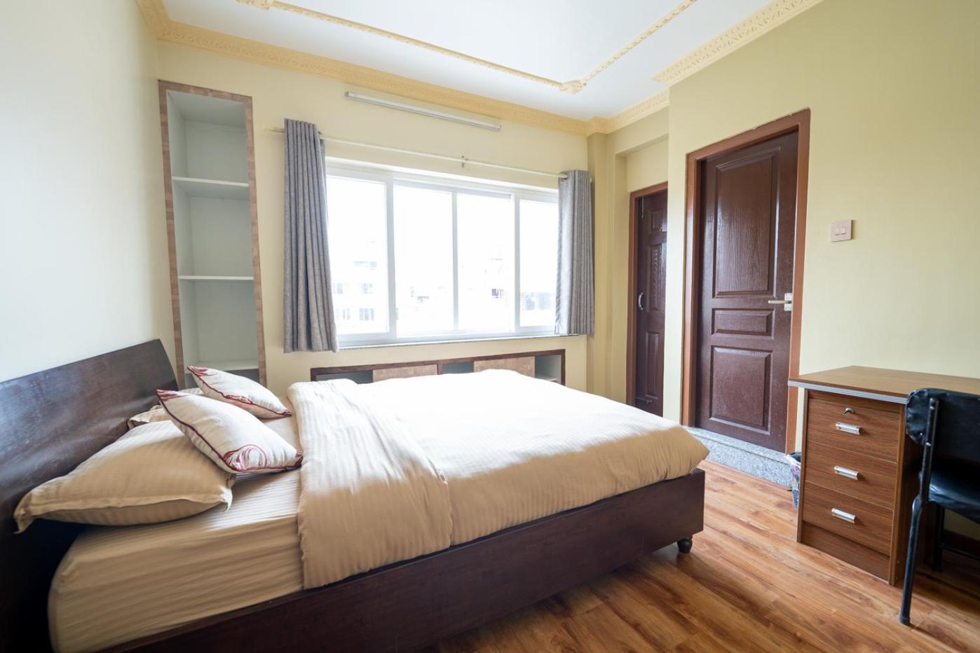 Shine Homestay Famille Francophone - Shine Home And Apartment 카트만두 외부 사진