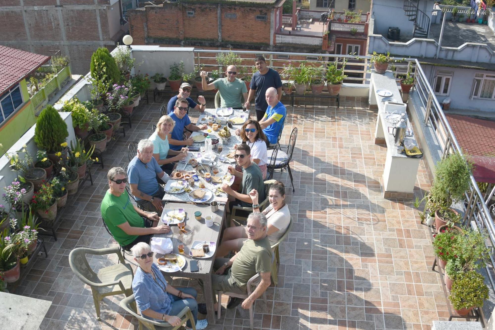 Shine Homestay Famille Francophone - Shine Home And Apartment 카트만두 외부 사진