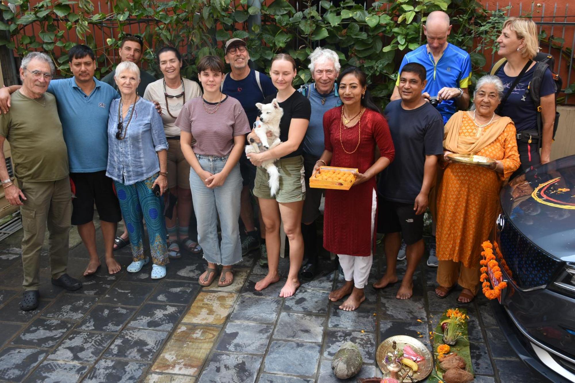 Shine Homestay Famille Francophone - Shine Home And Apartment 카트만두 외부 사진