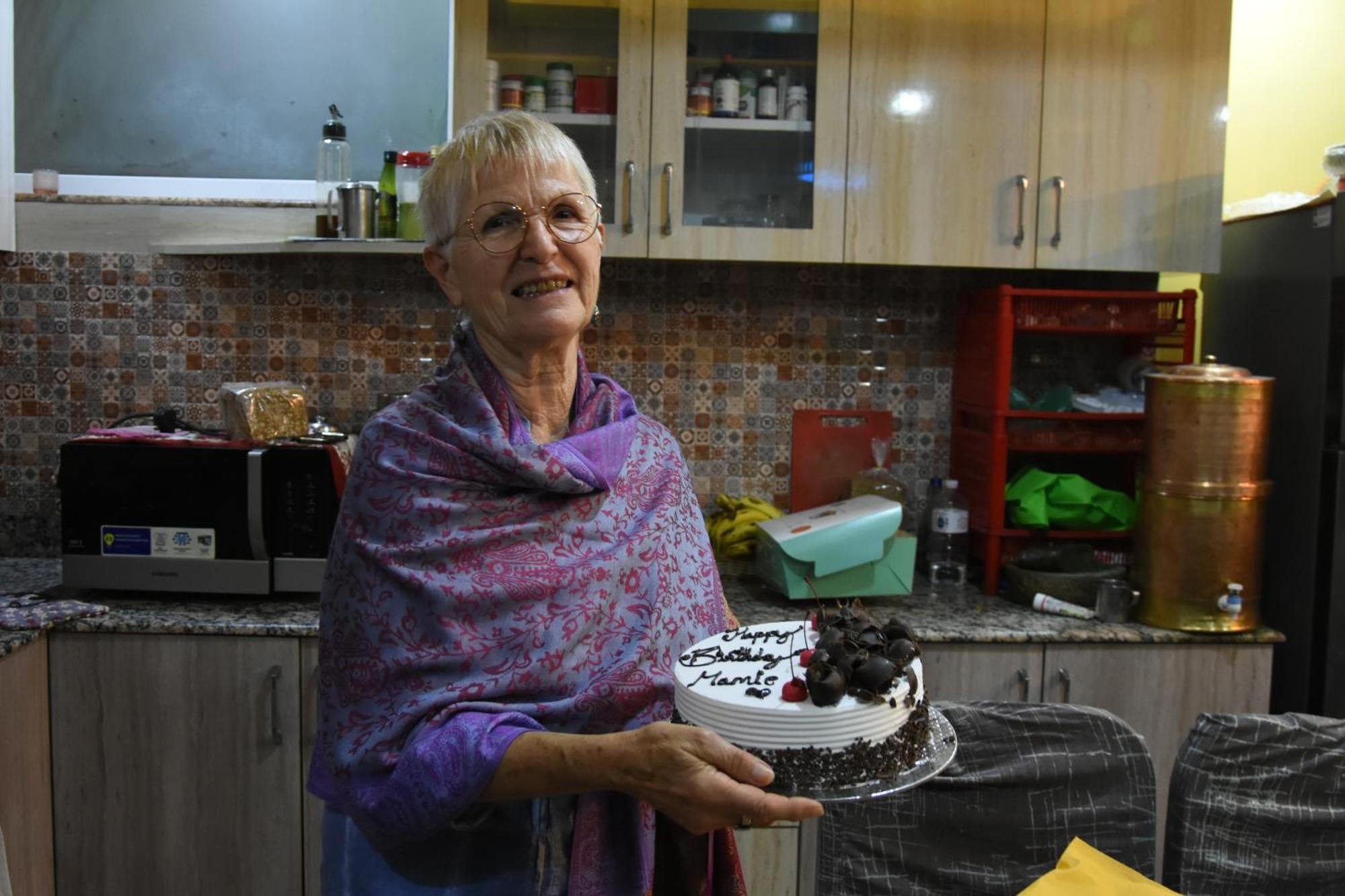 Shine Homestay Famille Francophone - Shine Home And Apartment 카트만두 외부 사진
