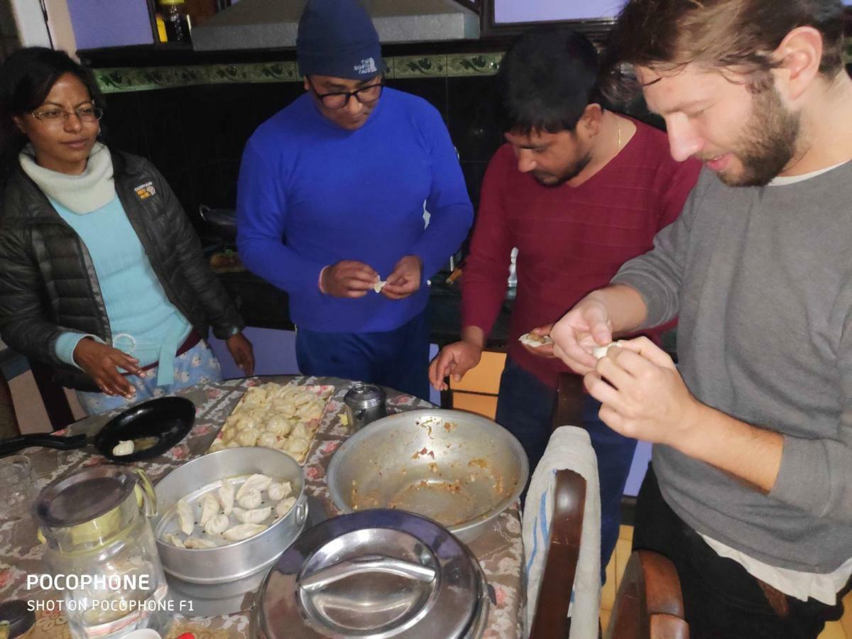 Shine Homestay Famille Francophone - Shine Home And Apartment 카트만두 외부 사진