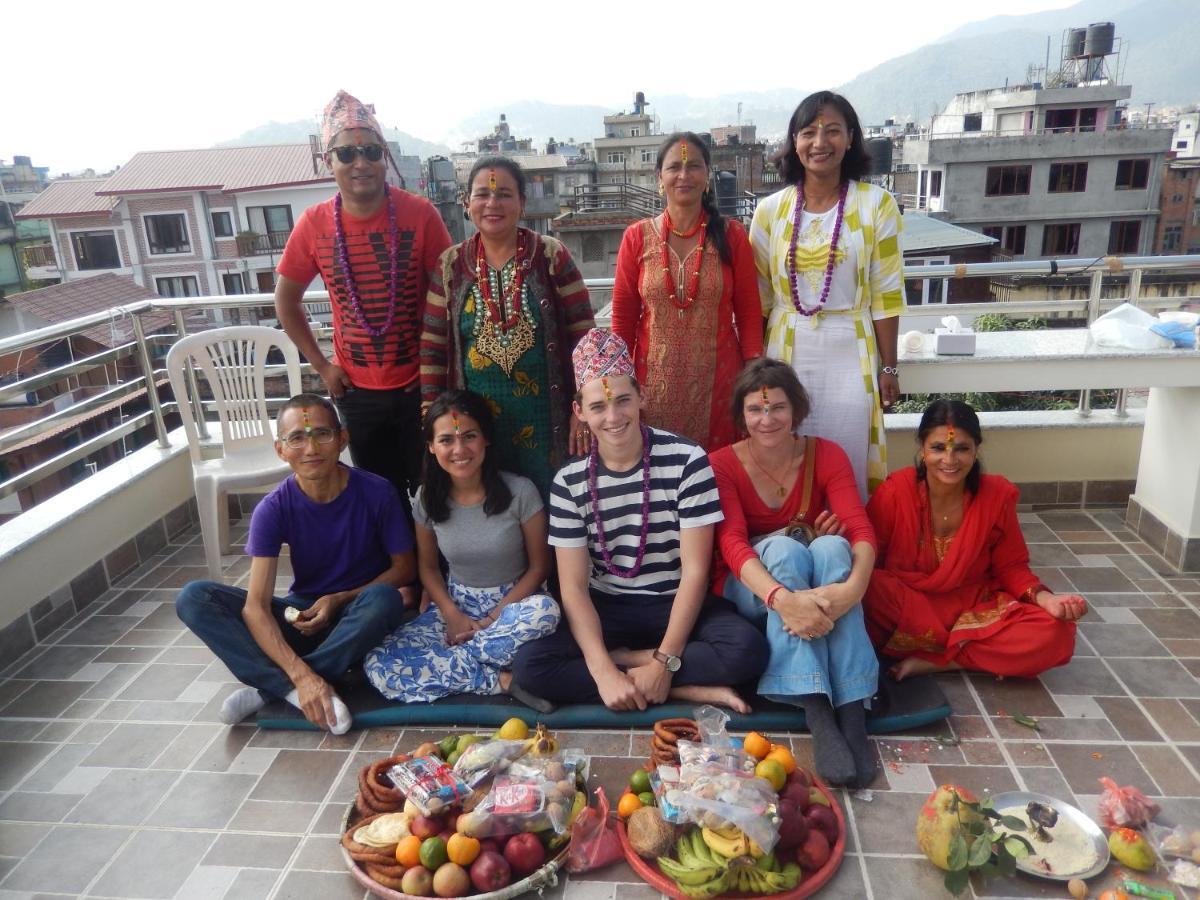 Shine Homestay Famille Francophone - Shine Home And Apartment 카트만두 외부 사진